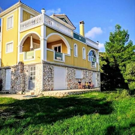 Vila Kalielaia Mouzákion Exterior photo