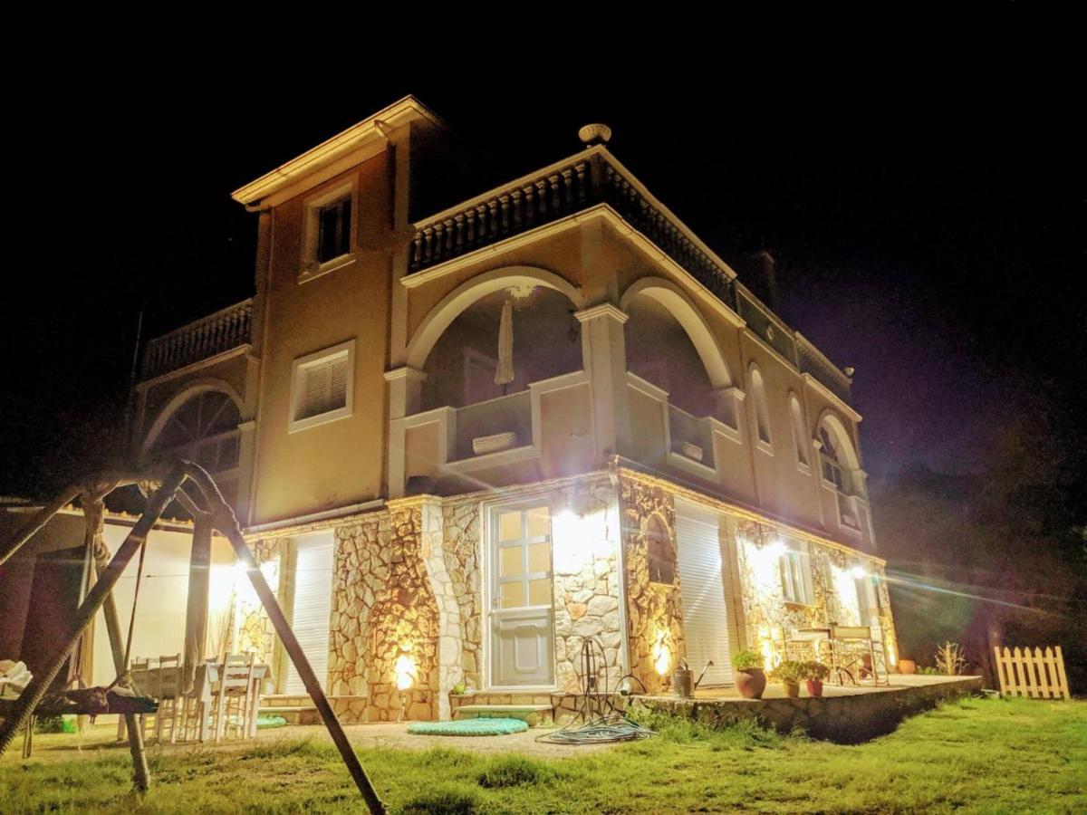 Vila Kalielaia Mouzákion Exterior photo